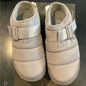 Cozy Gray Chaco Ramble Puff Clog